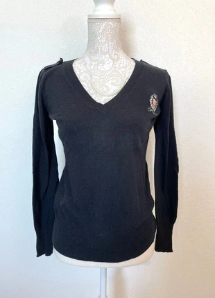 Pull fin noir col V logo brodé, marque: Cache Cache, état: Très bon état, taille: M / 38 / 10, 4,00 €, 4,90 € Protection acheteurs (Pro) incluse