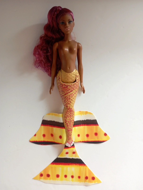 Poupée Barbie sirène Disney hybridée noire