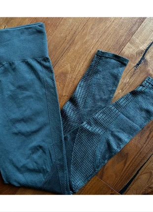 Grüne Sportleggings, brand: H&M, condizioni: Nuovo senza cartellino, taglia: M / IT 42 / EU 38, €5.00, €5.95 include la Protezione acquisti