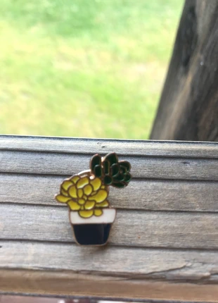 • Pin's pot de fleurs •, marke: Vintage, zustand: Neu, 2,00 €, 2,80 € inklusive Vinted-Käuferschutz