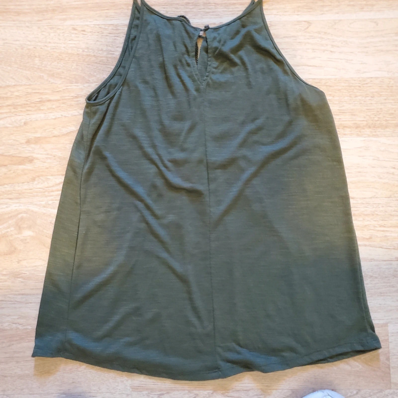 Nive tank size small strech.. 50%0ff. 5