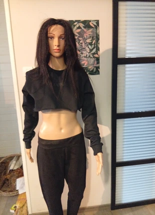 Crop top noir lounge apparel manches longues coupe courte S, marke: Lounge Apparel, zustand: Sehr gut, größe: S / 36 / 8, 6,90 €, 7,95 € beinhaltet Vinted-Käuferschutz Pro