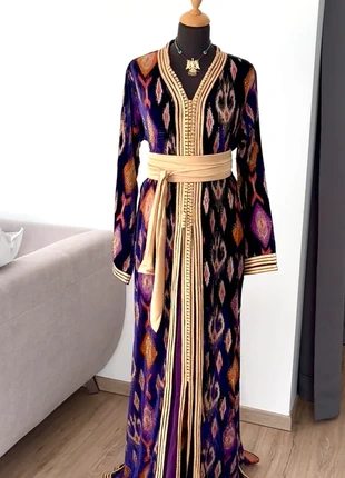 Takchita prestige velours cristaux, brand: lalanayalcaftan, condizioni: Nuovo con cartellino, taglia: Taglia unica, €210.00, €221.20 include la Protezione acquisti