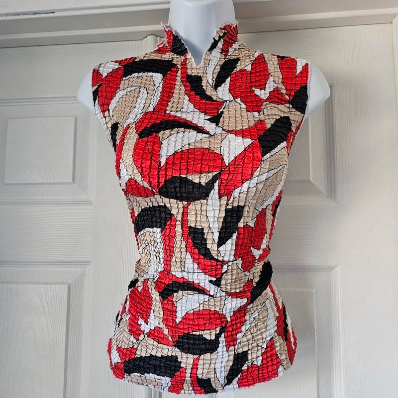 Avant garde patterned stretch blouse 1