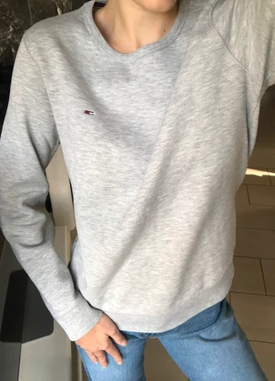 Prachtige grijze trui met ronde hals van Tommy Denim, merk: Hilfiger Denim, staat: Heel goed, maat: M, € 22,50, € 24,33 inclusief Kopersbescherming