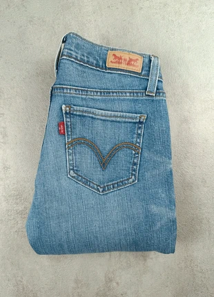 Jean Levi's 524 Too Superlow Bleu Femme Taille W24 #016, brand: Levi's, condizioni: Ottime, taglia: XS / IT 38 / EU 34, €29.00, €31.15 include la Protezione acquisti Pro