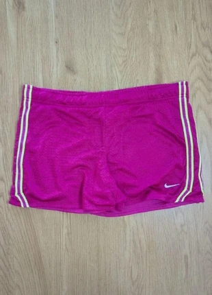 Short Rose Nike | Taille L / 40 / 12 | Très bon état, brand: Nike, condition: Very good, size: L / 40 / 12, €14.40, €15.82 includes Buyer Protection Pro