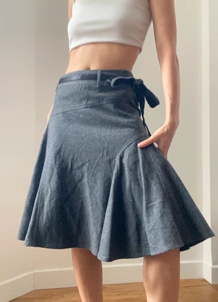 Jupe asymétrique grise à volants office laine ceinture noeud coquette vintage hiver, marque: Vintage Dressing, état: Très bon état, taille: S / 36 / 8, 18,00 €, 19,60 € Protection acheteurs (Pro) incluse