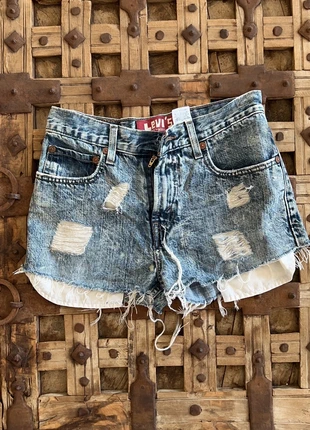 Levi’s 527 vintage acid wash ripped denim shorts 27, marque: Levi's, état: Satisfaisant, taille: S / 36 / 8, 10,00 €, 11,20 € Protection acheteurs incluse