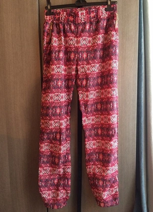 Pantalon léger fluide motif aztèque , état: Neuf sans étiquette, taille: M / 38 / 10, 14,00 €, 15,40 € Protection acheteurs incluse