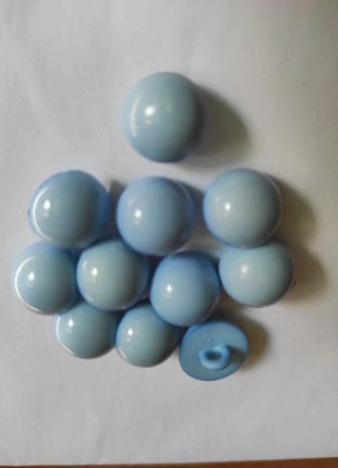 N.11 bottoni piccoli., condizioni: Buone, €1.00, €1.75 include la Protezione acquisti