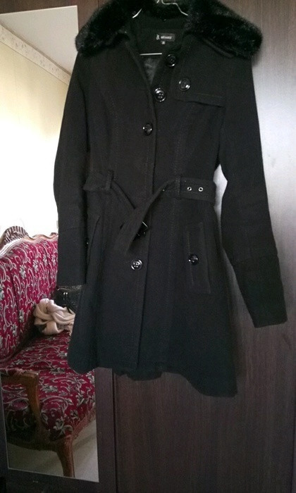 Manteau noir pour l'hiver 2