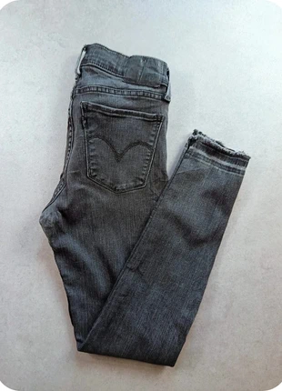 Pantalon Jean Levi's 710 coupe skinny gris taille 34 FR, marque: Levi's, état: Très bon état, taille: XS / 34 / 6, 15,90 €, 17,40 € Protection acheteurs incluse