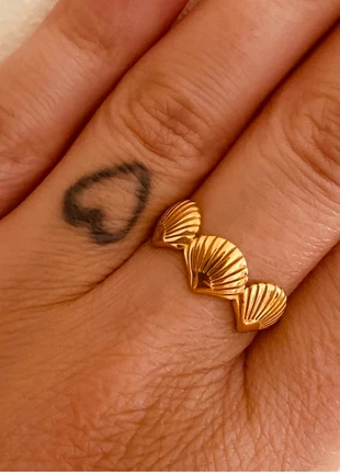 Bague ajustable doré tendance coquillages martelée acier inoxydable, brand: Boutique Parisienne, condition: Very good, size: Adjustable, €9.00, €10.15 includes Buyer Protection Pro