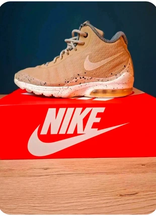 Nike Air beige – Taille 37.5, merk: Nike, staat: Heel goed, maat: 37.5, € 15,00, € 16,45 inclusief Kopersbescherming