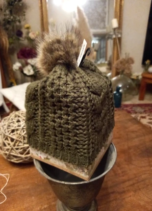 Bonnet , brand: ardene, condizioni: Nuovo con cartellino, €8.00, €9.10 include la Protezione acquisti