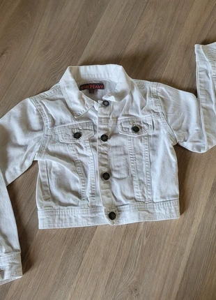 Wit spijkerjasje, marque: MustHave, état: Très bon état, taille: 7 ans / 122 cm, 3,00 €, 3,85 € Protection acheteurs incluse