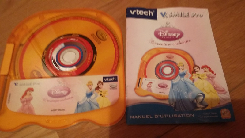 VTech Console V.Smile Pro Rose + Jeu Disney Princesses - Console  rétrogaming - Achat & prix