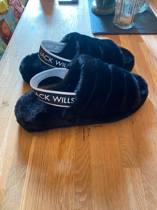 Jack Wills Slippers Vinted