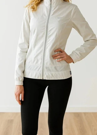 Nike Veste Fille zippee blanc, Taille XS - Bon etat, merk: Nike, staat: Heel goed, maat: L, € 20,00, € 21,70 inclusief Kopersbescherming
