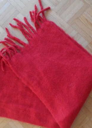 Echarpe rouge, brand: Tendance, condition: New without tags, €14.00, €15.40 includes Buyer Protection