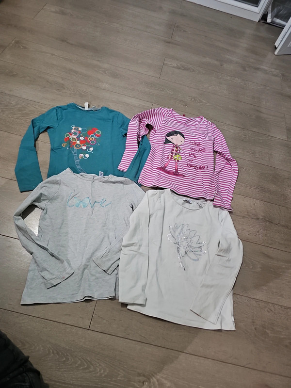 4 t-shirts manche longues taille 8ans Okaidi