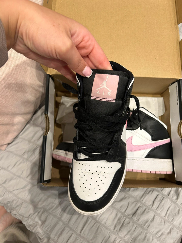 Artic pink and black Jordan 1s Vinted