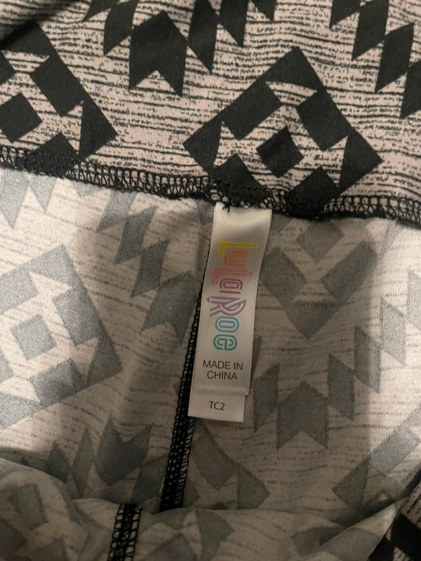 Lularoe women’s leggings TC2 (18+) 2