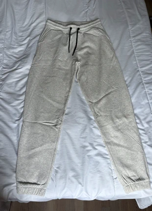Jogging celio gris très bon état, merk: Celio, staat: Heel goed, maat: S, € 5,00, € 5,95 inclusief Kopersbescherming