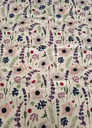 Tissu floral, marque: Floral, état: Très bon état, 3,00 €, 3,85 € Protection acheteurs (Pro) incluse