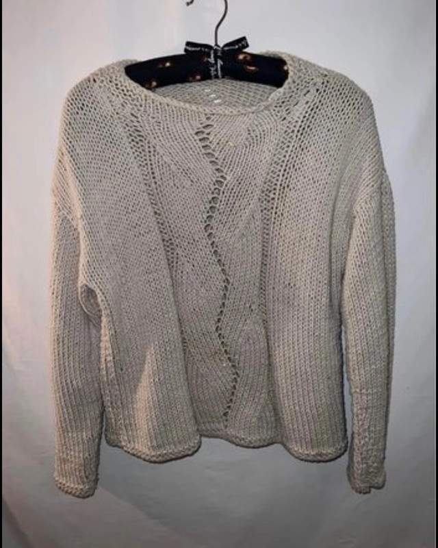 tan knit women’s sweater size medium 1