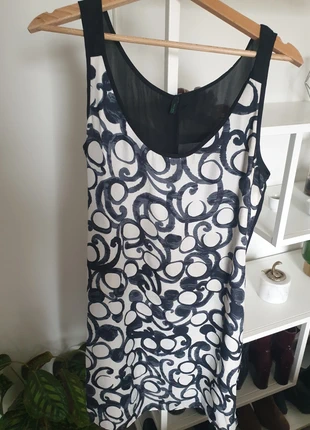 Robe imprimée , marke: United Colors of Benetton, zustand: Sehr gut, größe: L / 40 / 12, 5,00 €, 5,95 € inklusive Vinted-Käuferschutz