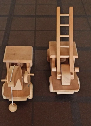 Houten voertuigen, staat: Heel goed, maat: Universeel, € 7,50, € 8,58 inclusief Kopersbescherming