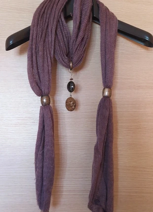 Sciarpa a maglia con ciondoli , condizioni: Buone, €3.00, €3.85 include la Protezione acquisti