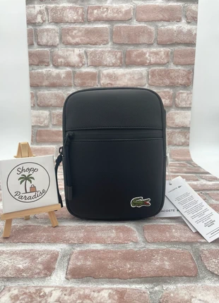 Sacoche Plate Lacoste noire (small), marque: Lacoste, état: Neuf avec étiquette, 55,00 €, 58,45 € Protection acheteurs (Pro) incluse