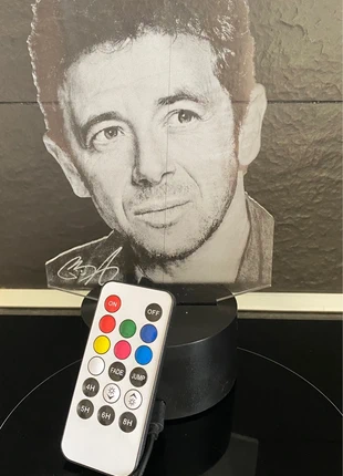Lampe3D Patrick Bruel, marque: bruel, état: Neuf sans étiquette, 10,00 €, 11,20 € Protection acheteurs incluse