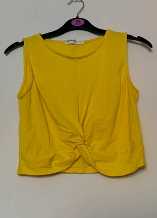 Top amarillo sin mangas Stradivarius Basics con nudo frontal - talla M, marque: Stradivarius, état: Très bon état, taille: M / 38 / 10, 3,00 €, 3,85 € Protection acheteurs incluse