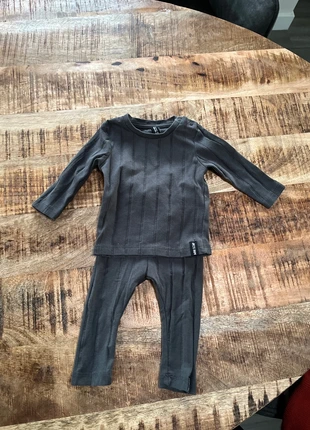 Setje, brand: Wibra, condizioni: Ottime, taglia: 1-3 mesi / 56 cm, €2.00, €2.80 include la Protezione acquisti