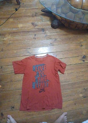 T-Shirt nike L, marca: Nike, estado: Muito bom, tamanho: L, €3.50, €4.38 inclui Proteção do Comprador