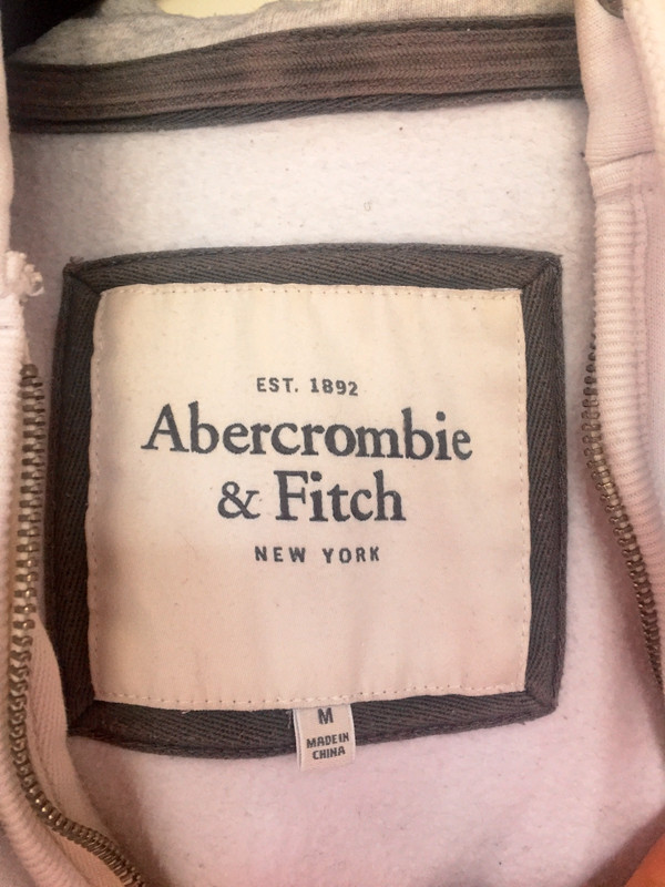 Pull Abercrombie and Fitch  3