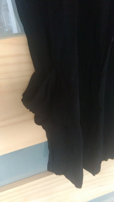 Robe noire à poches Belles et rondes Taille 42-44 2