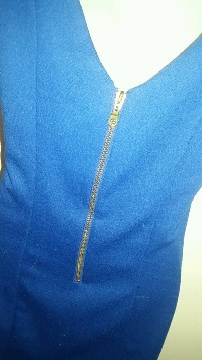 Robe bleu avec strass 4