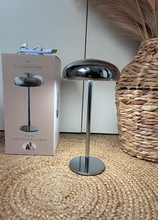 💡 Lampe de table LED tactile argentée Olsen Home – modèle Hanna - neuve, merk: Olsen, staat: Nieuw met prijskaartje, € 21,90, € 23,70 inclusief Kopersbescherming