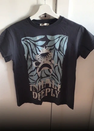 Donker blauw tshirt Pull and Bear, marca: Pull & Bear, estado: Nuevo sin etiquetas, tamaño: XS / 34 / 6, 9,00 €, 10,15 € Protección al comprador incluida