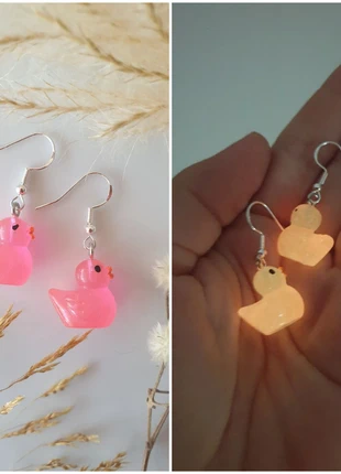 Boucles d'oreilles avec canards phosphorescents et crochets en argent, condition: Very good, €6.00, €7.00 includes Buyer Protection Pro