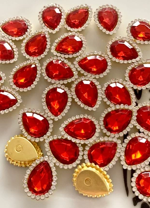 Lot de 30 strass à coudre rouges en acrylique pour couture ou fabrication de bijoux 18 mm, état: Très bon état, 5,00 €, 5,95 € Protection acheteurs (Pro) incluse