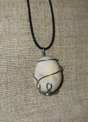 Collana con quarzo incastonato, zustand: Sehr gut, 2,50 €, 3,33 € inklusive Vinted-Käuferschutz