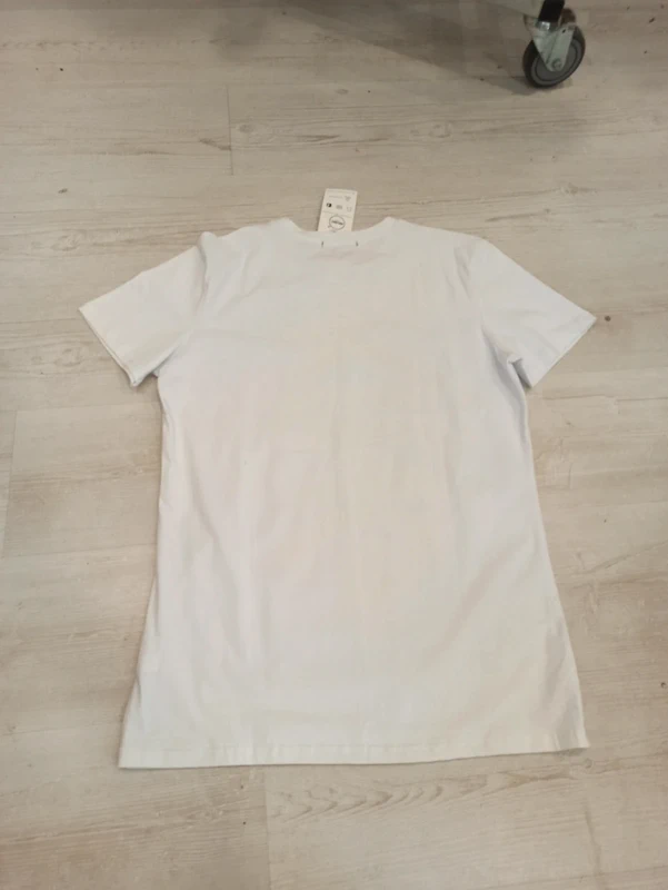 Tee shirt blanc avec flocage or et noir homme - photo numéro 4