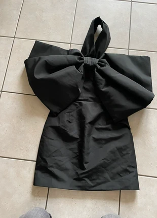 Robe noir Noeud H&M Studio 38 M, brand: H&M, condition: Very good, size: M / 38 / 10, €70.00, €74.20 includes Buyer Protection