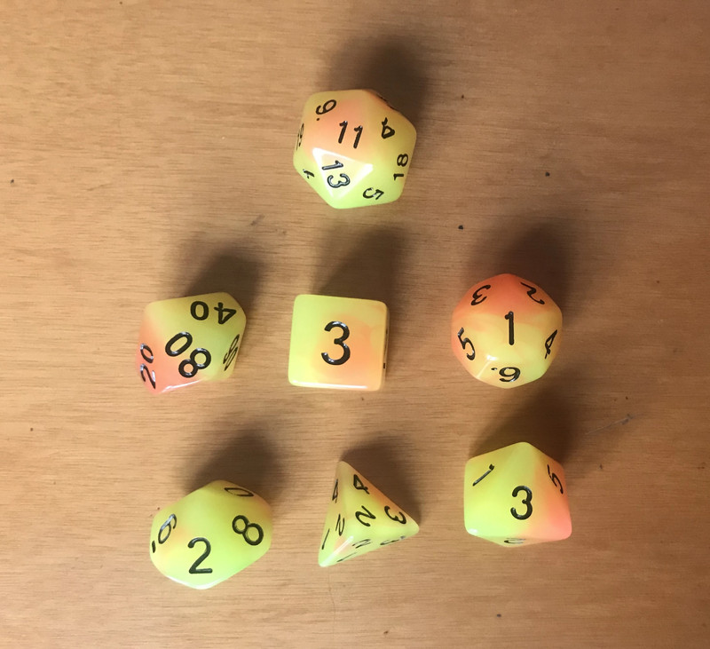 Set 7 Dadi Giallo fluorescenti al buio + bonus / 7 Dice Set Yellow Glow-in-the-dark + bonus 2